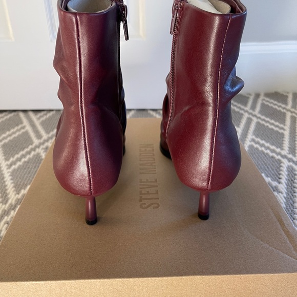 Steve Madden Maxxine Bootie, Size 9.5, Wine (Burgundy) - Picture 4 of 10